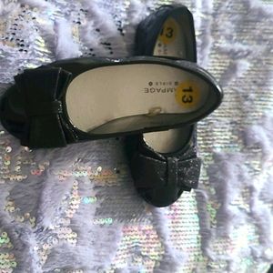 New! Flats dress shoes with glittery bow.